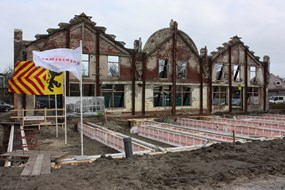 Start van de restauratie van de gevel van conservenfabriek Verburg 