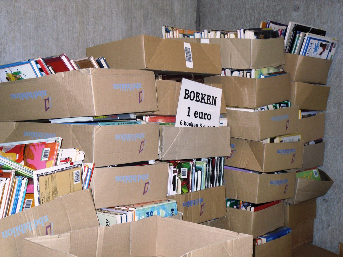 Grote boekverkoop Bibliotheek Langedijk