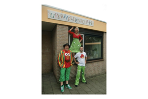 Superheldenschool hit van de Langedijker Kinderliedjesband Spring in ’t Veld  