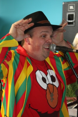 Marco zingt  Doe mij maar na, na, na