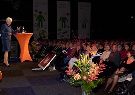 Jacqueline Cramer vertelt over duurzame ontwikkeling op ledenbijeenkomst Rabobank Alkmaar e.o.