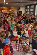 Heel veel kinderen bij Kerst voor Kinderen 2011