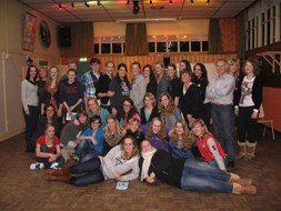 Caecilia Jeugd speelt Musical ’Peter Pan’ (op de foto cast & crew)