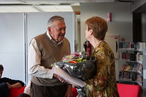 André Stuur zet zich al 65 jaar in als vrijwilliger Bibliotheek aan Huis