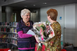 Gonny Jonkman krijgt ook prachtige bloemen