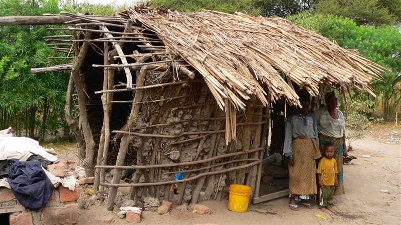 Jongeren voor Afrika gaan glazen huis maken om geld in te zamelen