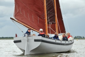 Zeiltocht voor mensen met beperking (foto‘Watersport Vereniging Amstelmeer’ )