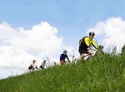 Doe mee aan de Ronde van de Westfriese Omringdijk op 8 juli (foto www.westfrieseomringdijk.nl)  