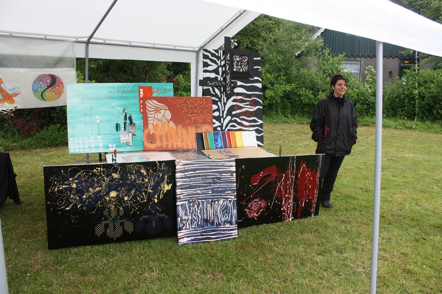 Gezellige Ambachtskunstmarkt ondanks kou en regen