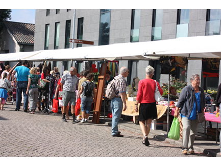 Nog enkele kramen beschikbaar op Broeker Vrijmarkt