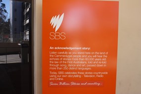 Uitleg over het werk van SBS Australia
