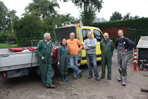 Gemeente ambtenaren doen vrijwilligerswerk in Langedijk