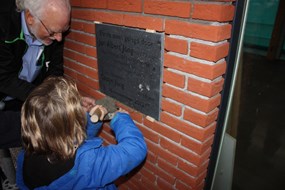 Jan Jong en Casijn Jong aan het werk