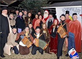 Kerstmiddag met trekzaktrio Eigenwijs en de Dickens Singers