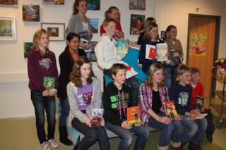 Deelnemers aan de voorleeswedstrijd in 2012