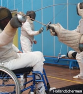 Rolstoelschermen is 1 voorbeeld van aangepast sporten (foto sportservice noord-holland)