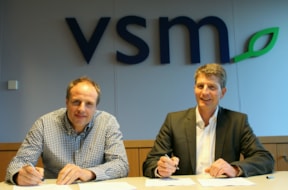 Ondertekening contract VSM en schaatsploegen