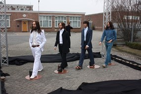 Wassenbeelden van The Beatles onthuld in Blokker
