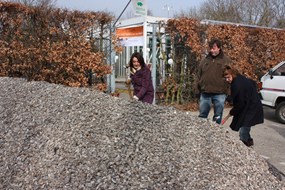 Actieve wethouders bij Hortus Alkmaar tijdens NL Doet