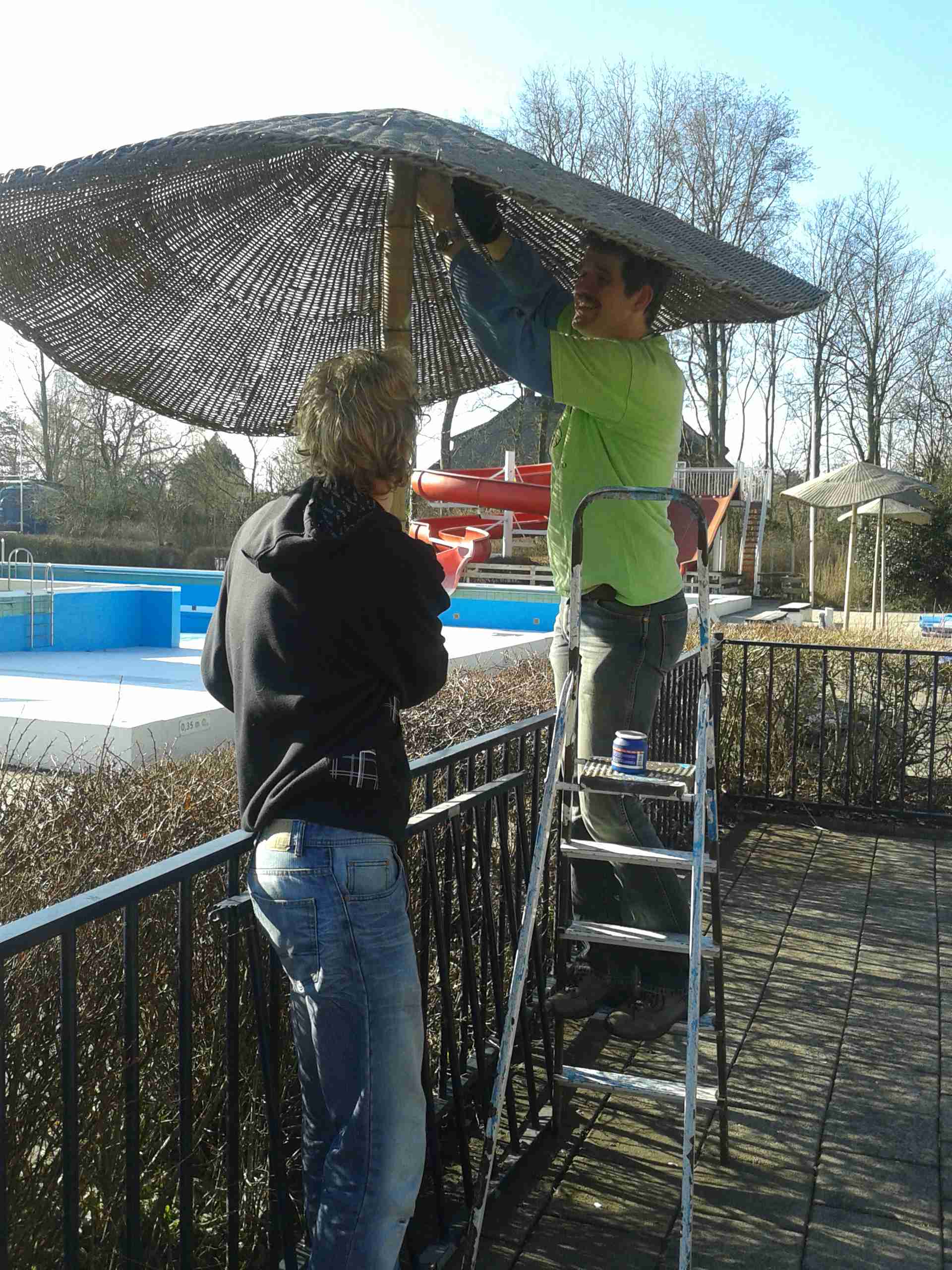 Zwembad de Bever en JOL Oudieplas helpen elkaar