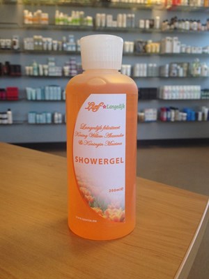 Voorkant van de fles met de tekst Langedijk feliciteert Koning Willem Alexander en Koningin Maxima
