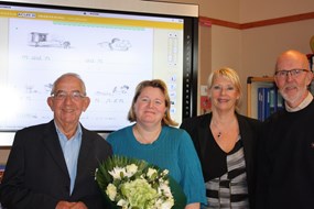 St. Lief Langedijk geeft touchscreenbord aan basisschool De Phoenix