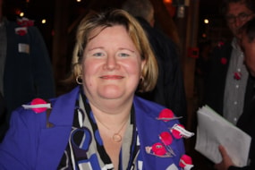 Marieke met 6 wuppies, of wel 6 matches