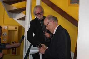 De handdruk na afloop van de officiele opening