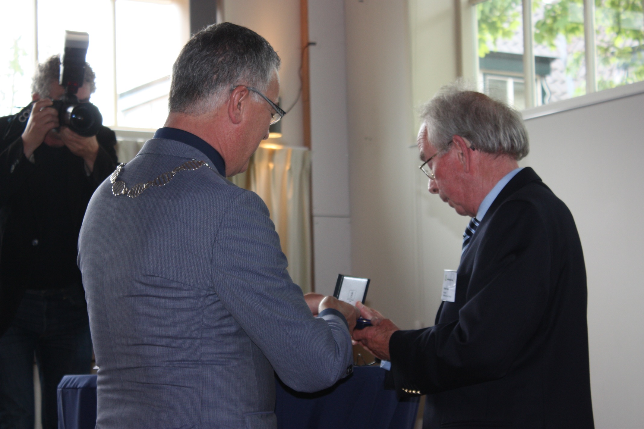 Langedijker penning van verdienste voor Dhr Wouter Eecen