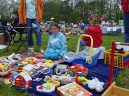 Kleedjesmarkt op Hemelvaartsdag in Zwembad de Bever