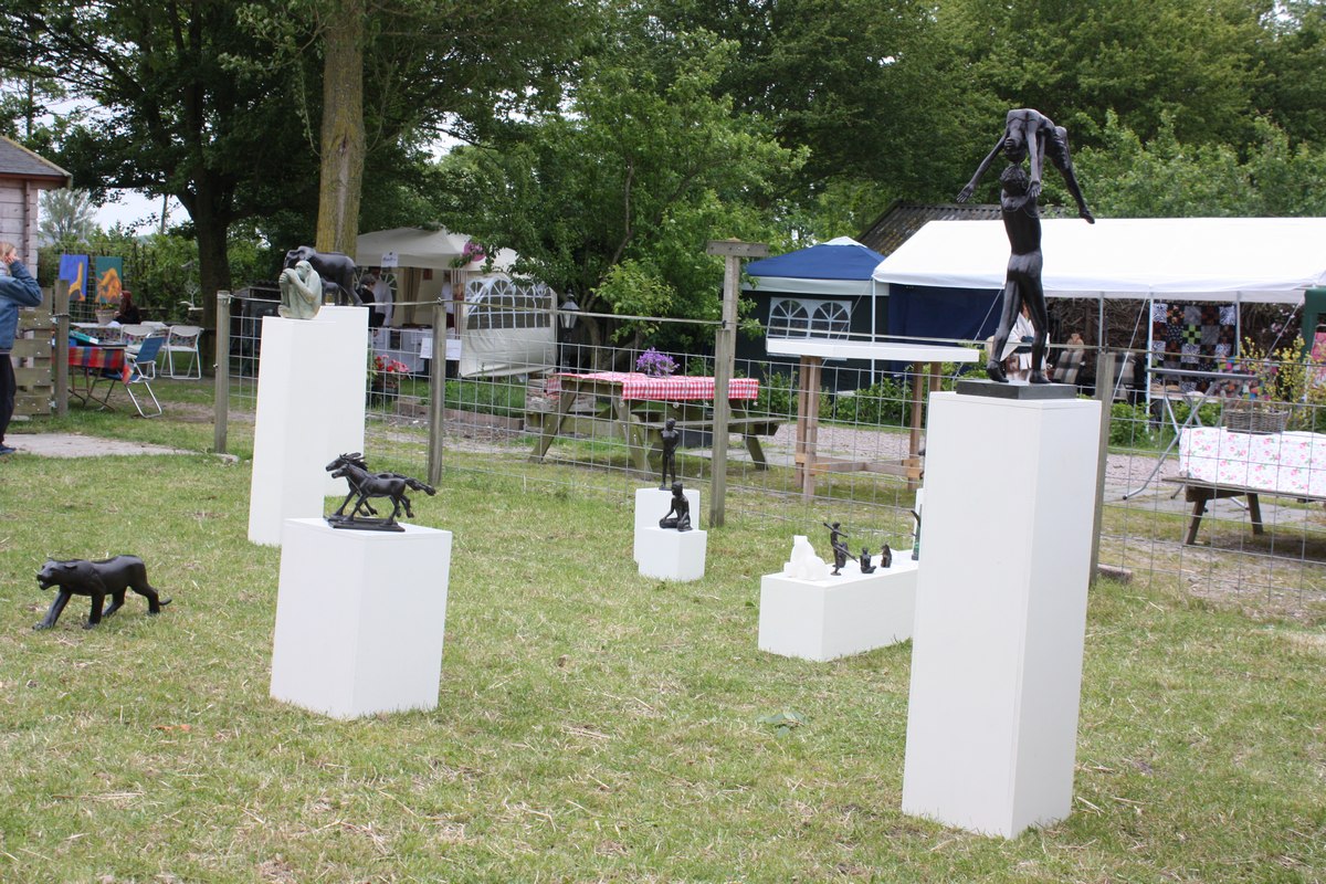 8e AmbachtsKunstmarkt op 1e Pinksterdag