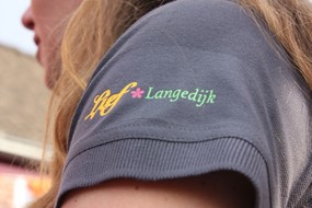Het logo van Lief Langedijk op de mouw