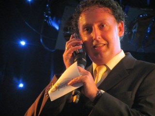 Arno Koster aan de telefoon met Jan Blokhuijsen