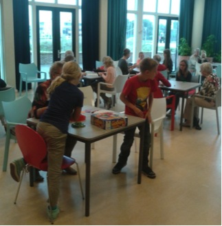 Kinderen van De Phoenix op bezoek bij de Doet en Ontmoet!