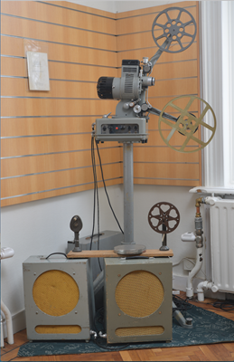 16-mm filmprojector gebruikt door de landmacht (foto GDI)