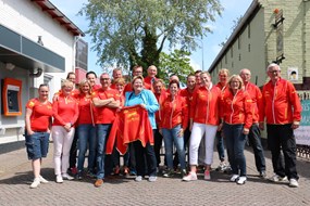 Marieke Neesen van Lief Langedijk tussen Team Langedijk