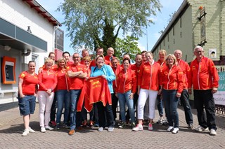 Marieke Neesen van Lief Langedijk tussen Team Langedijk