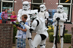 Stormtroopers in Noord-Scharwoude bij het Geoffrey Donaldson Instituut