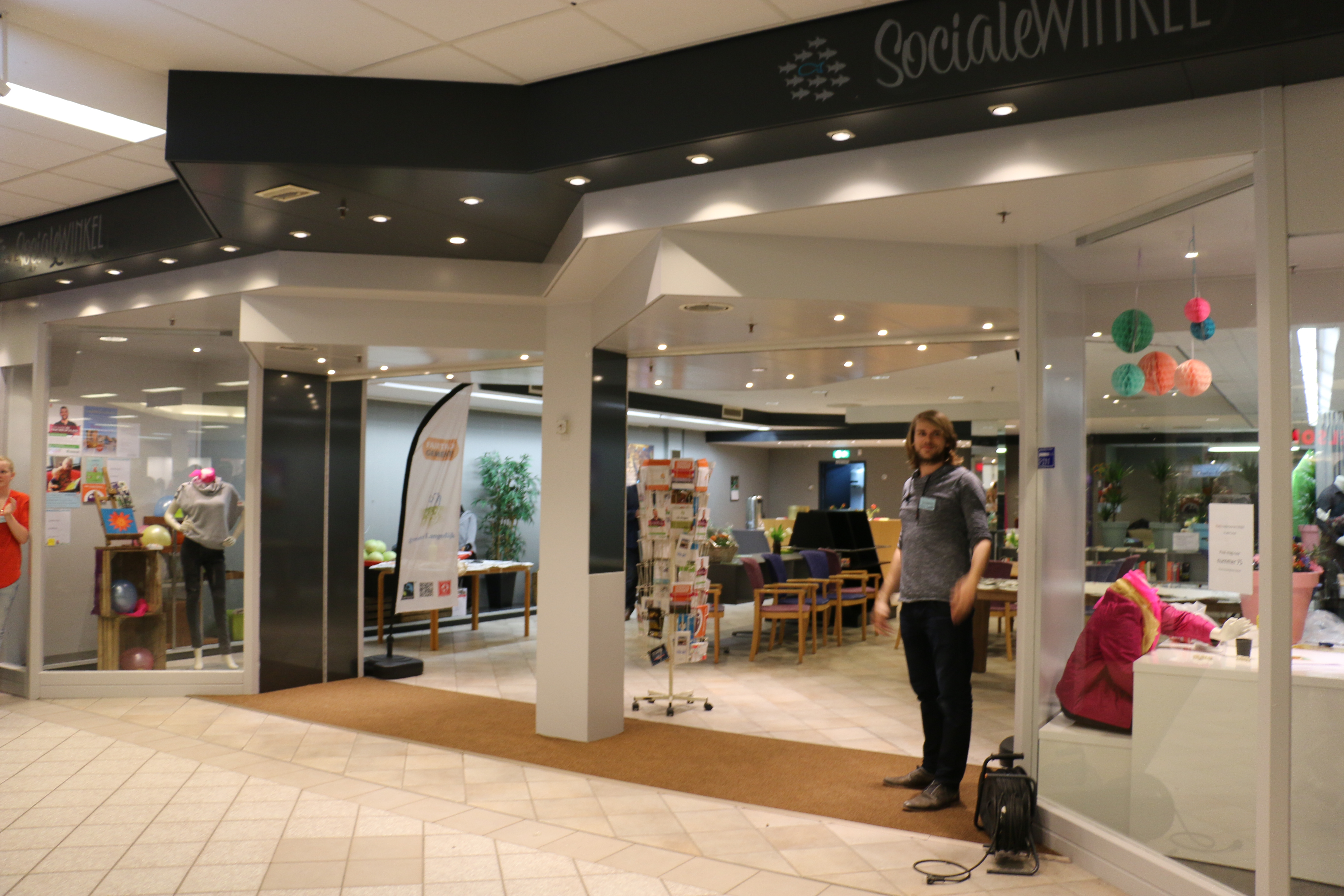 Mix zone voor jong en oud in de Sociale winkel