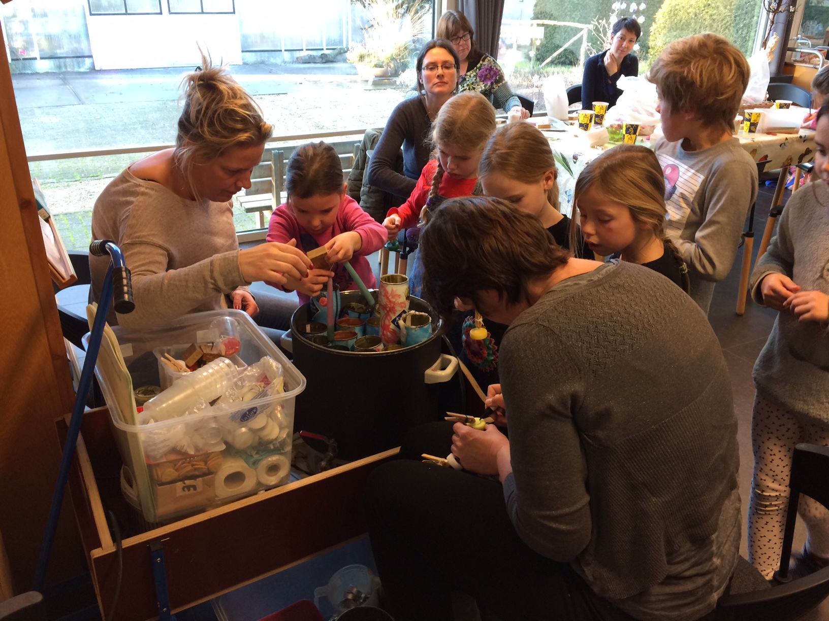 Kinderworkshop kaarsen maken bij Hortus Alkmaar