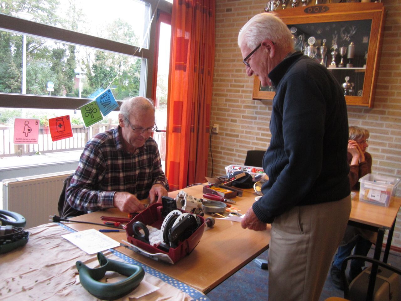 Repair café in Behouden Huis