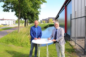 Wethouder Ad Jongenelen en Bernlef de Vries