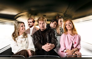 Haal het doek maar op -concertante - (Roy Beusker) - publiciteitsfoto liggend